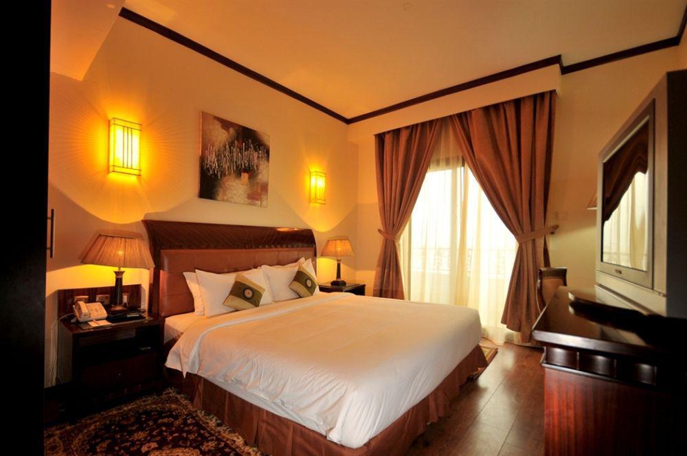 Royal Tulip توليب رويال 4* Sharjah